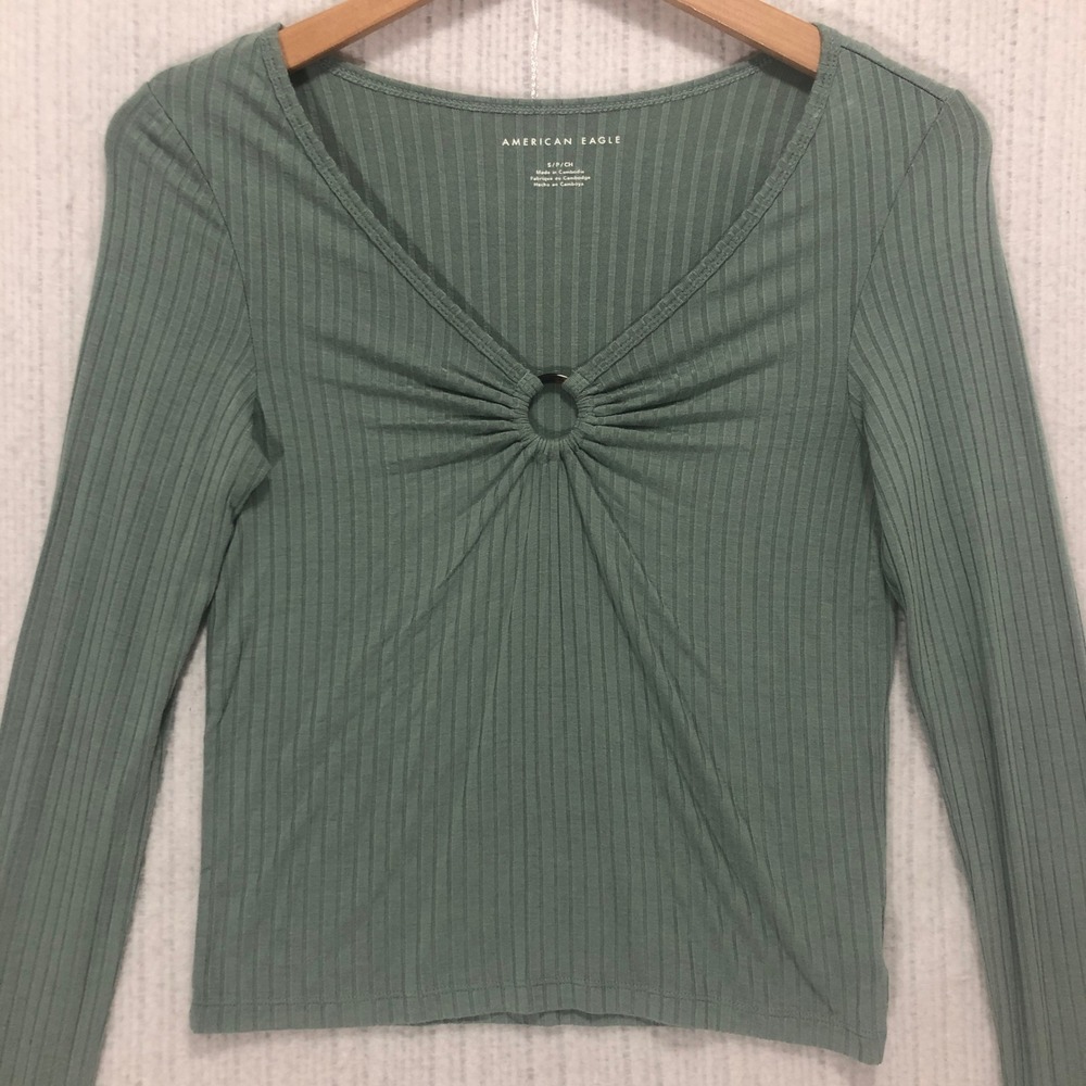 American‎ Eagle Outfitters Ribbed Long Sleeve Cropped Top Green Ring Detail